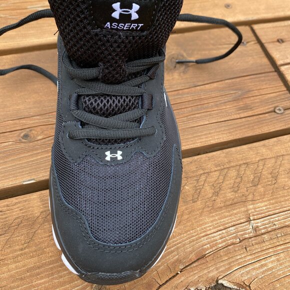 Under Armour Boys Running Shoes 5Y Black/White - Picture 6 of 11